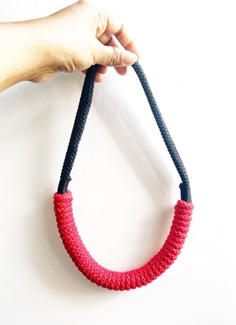 Handmade by Tinni – Rita Necklace in Red and Black – GBP 25.00 each